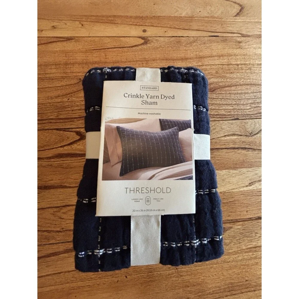 Standard Yarn Dye Crinkle Grid Quilt Sham Ivory/Navy Threshold 20”x26”